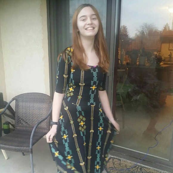 Meet your Posher, Cara - Picture 3 of 5